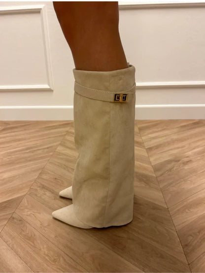 BOOTS FOR AUTUMN WHITE SUEDE