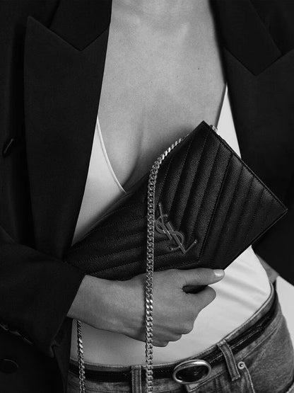 CASSANDRE ENVELOPE CHAIN WALLET